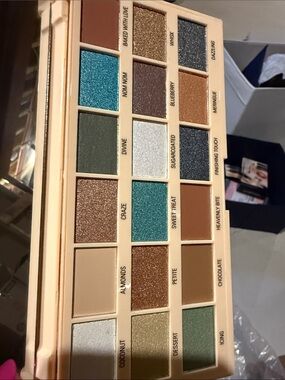 Revolution 20-Shade Eyeshadow Palette — Teal, Gold, Brown & Cream Tones